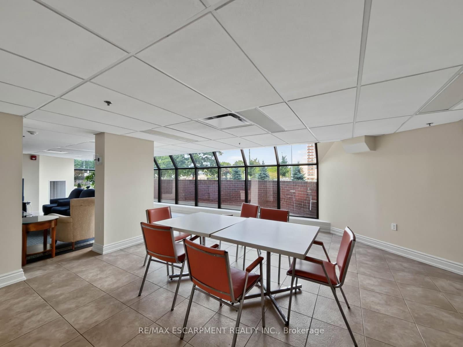 1230 Marlborough Court, Unit 202 thumbnail 9