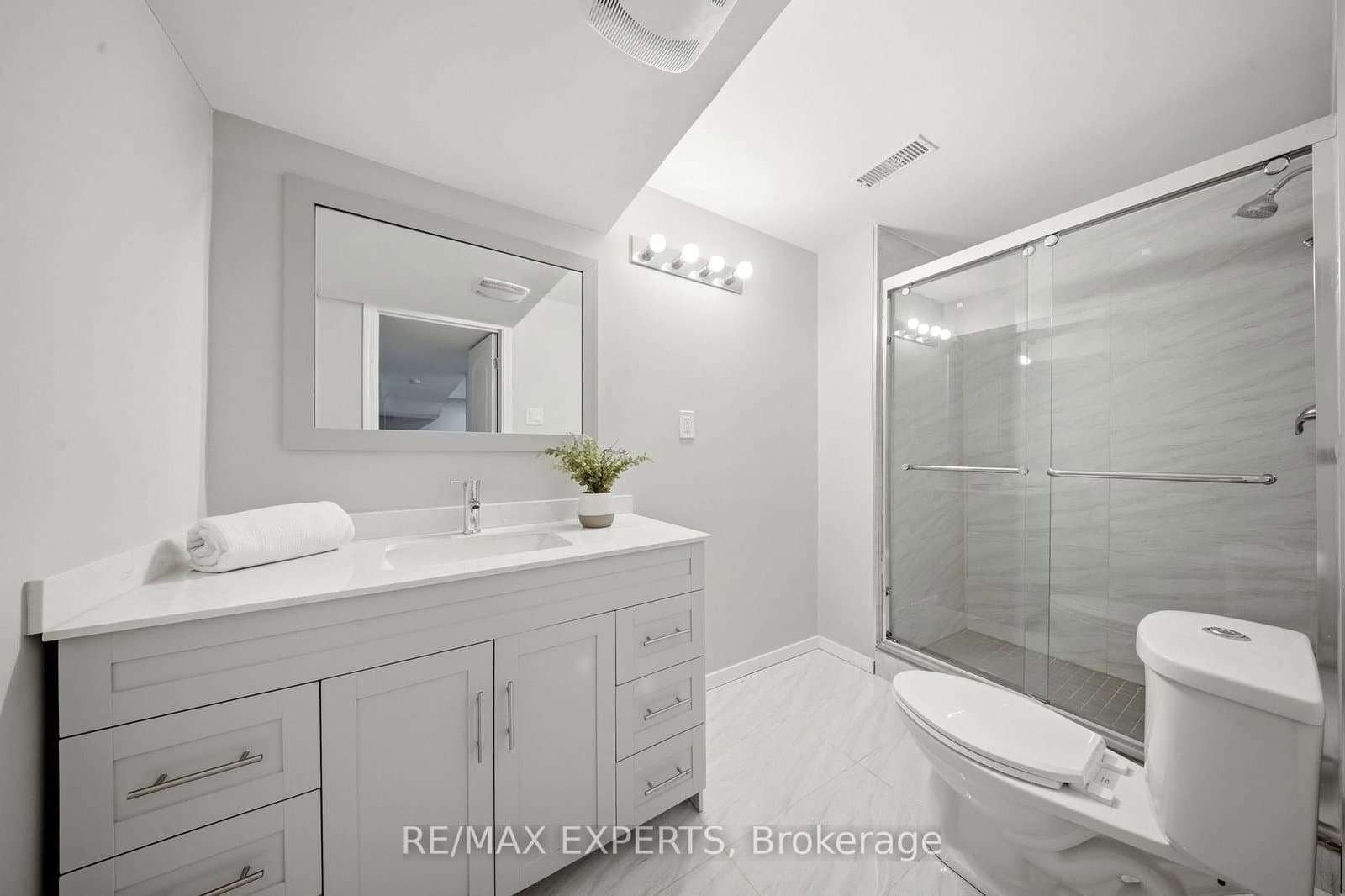 5910 Greensboro Drive, Unit 113 thumbnail 27