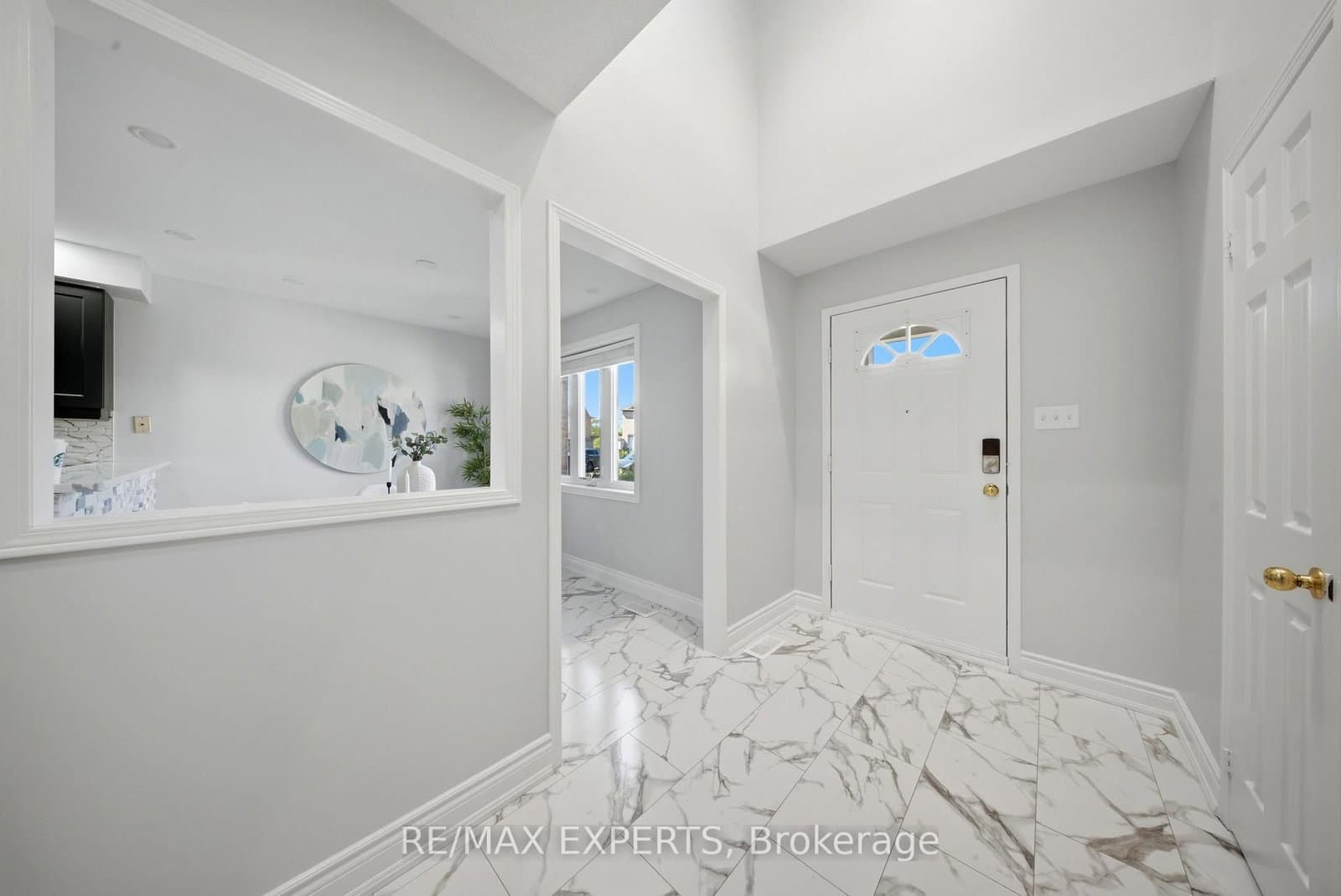 5910 Greensboro Drive, Unit 113 thumbnail 3