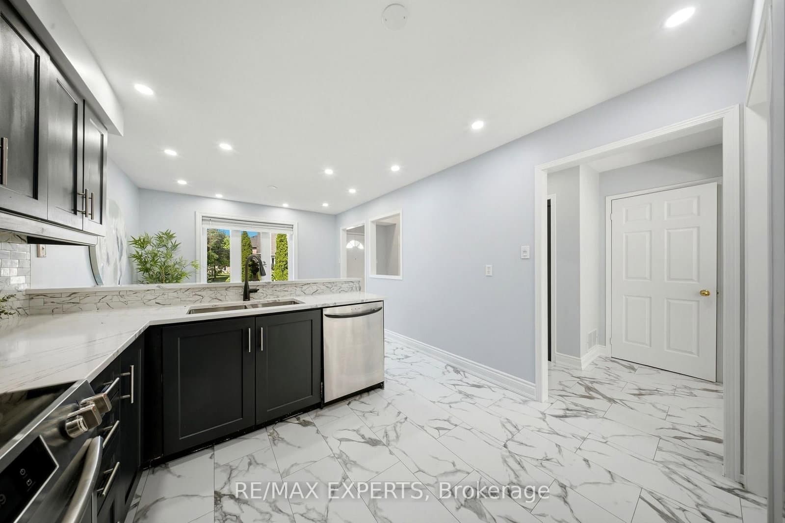 5910 Greensboro Drive, Unit 113 thumbnail 9