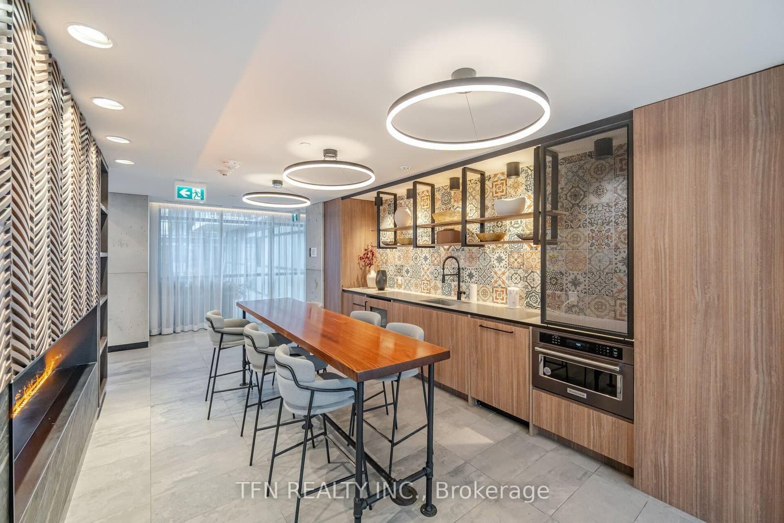 251 Manitoba Street thumbnail 11