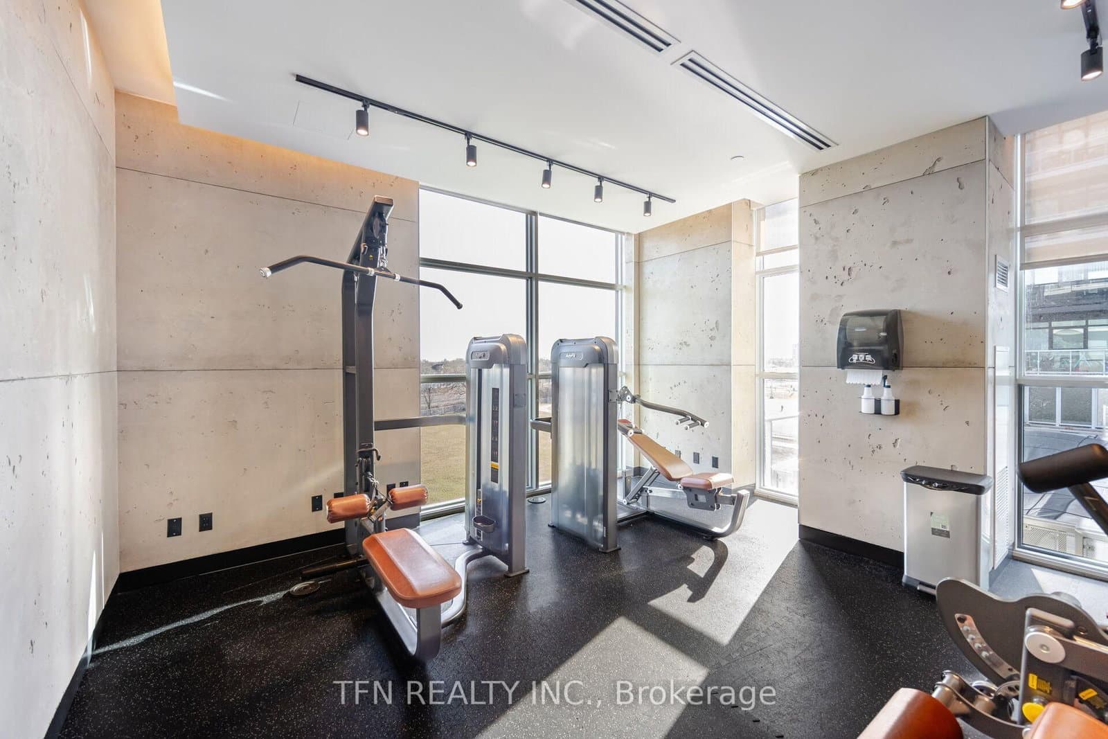 251 Manitoba Street thumbnail 14