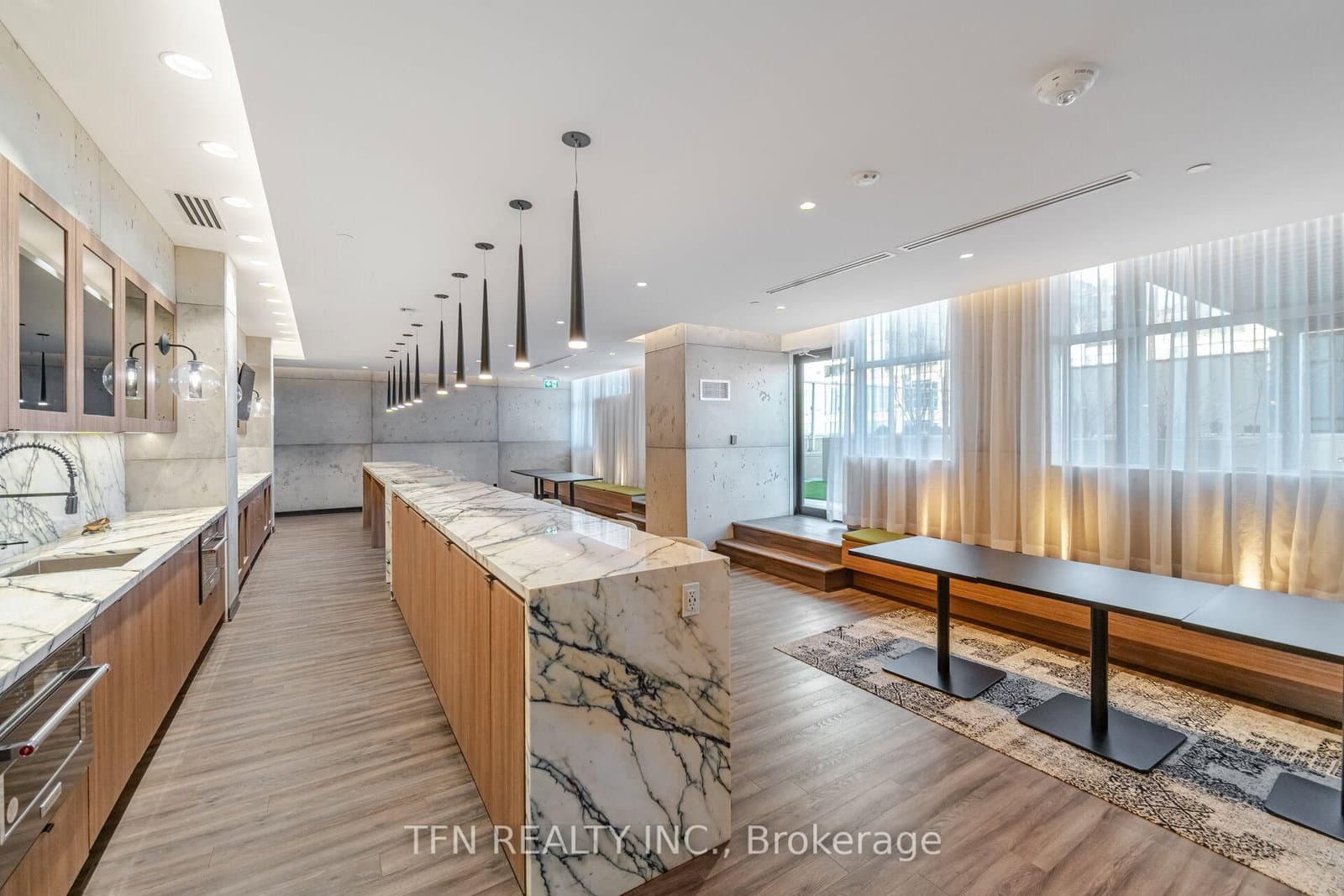 251 Manitoba Street thumbnail 16