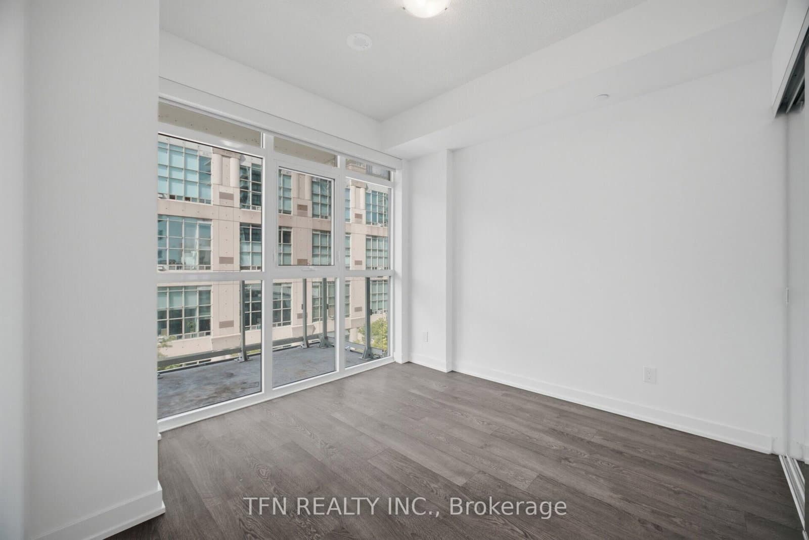 251 Manitoba Street thumbnail 7