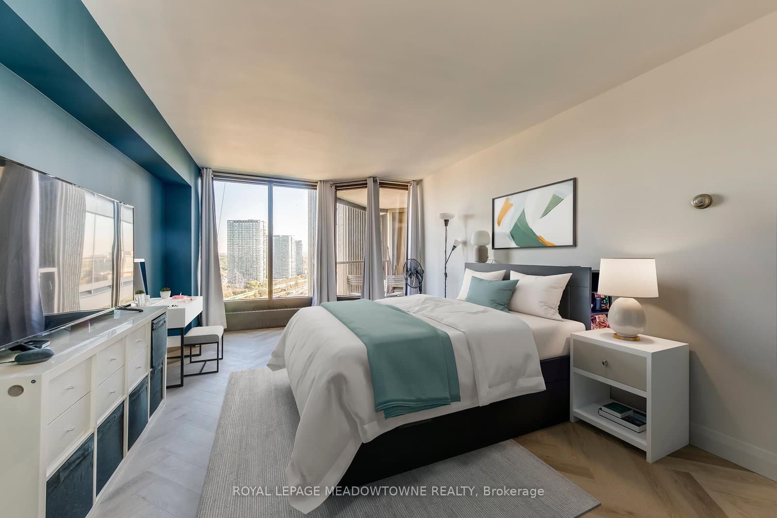 2045 Lakeshore Boulevard W, Unit 2011 thumbnail 11