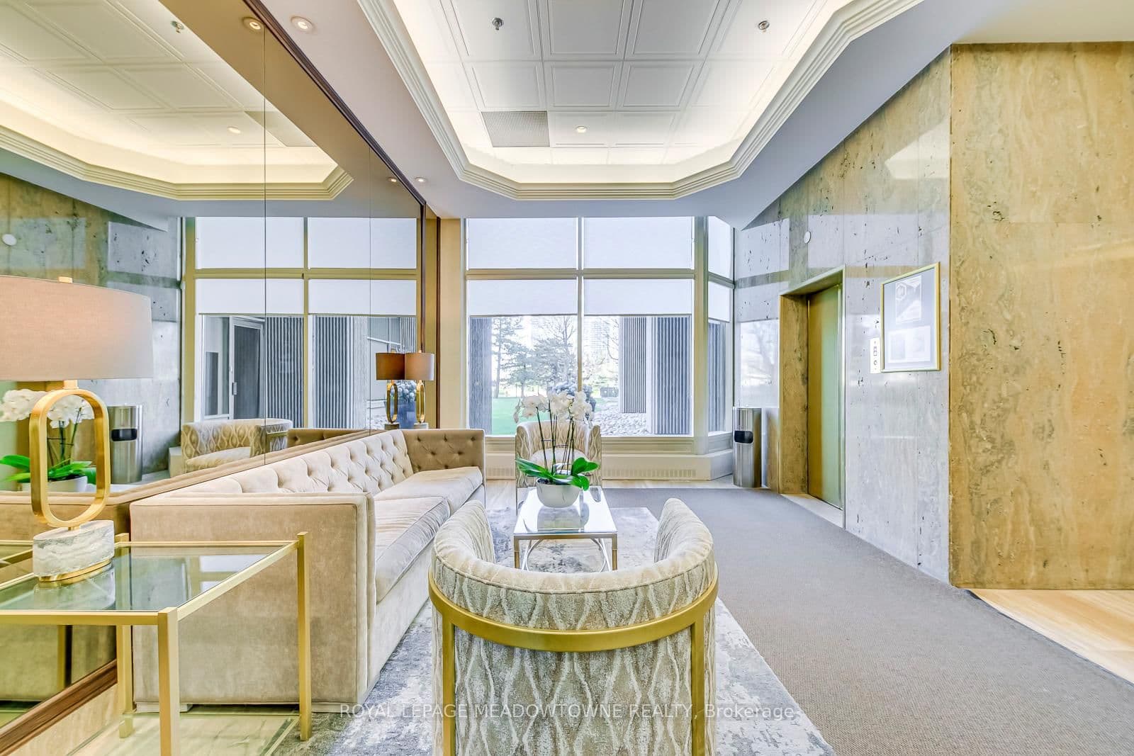 2045 Lakeshore Boulevard W, Unit 2011 thumbnail 18