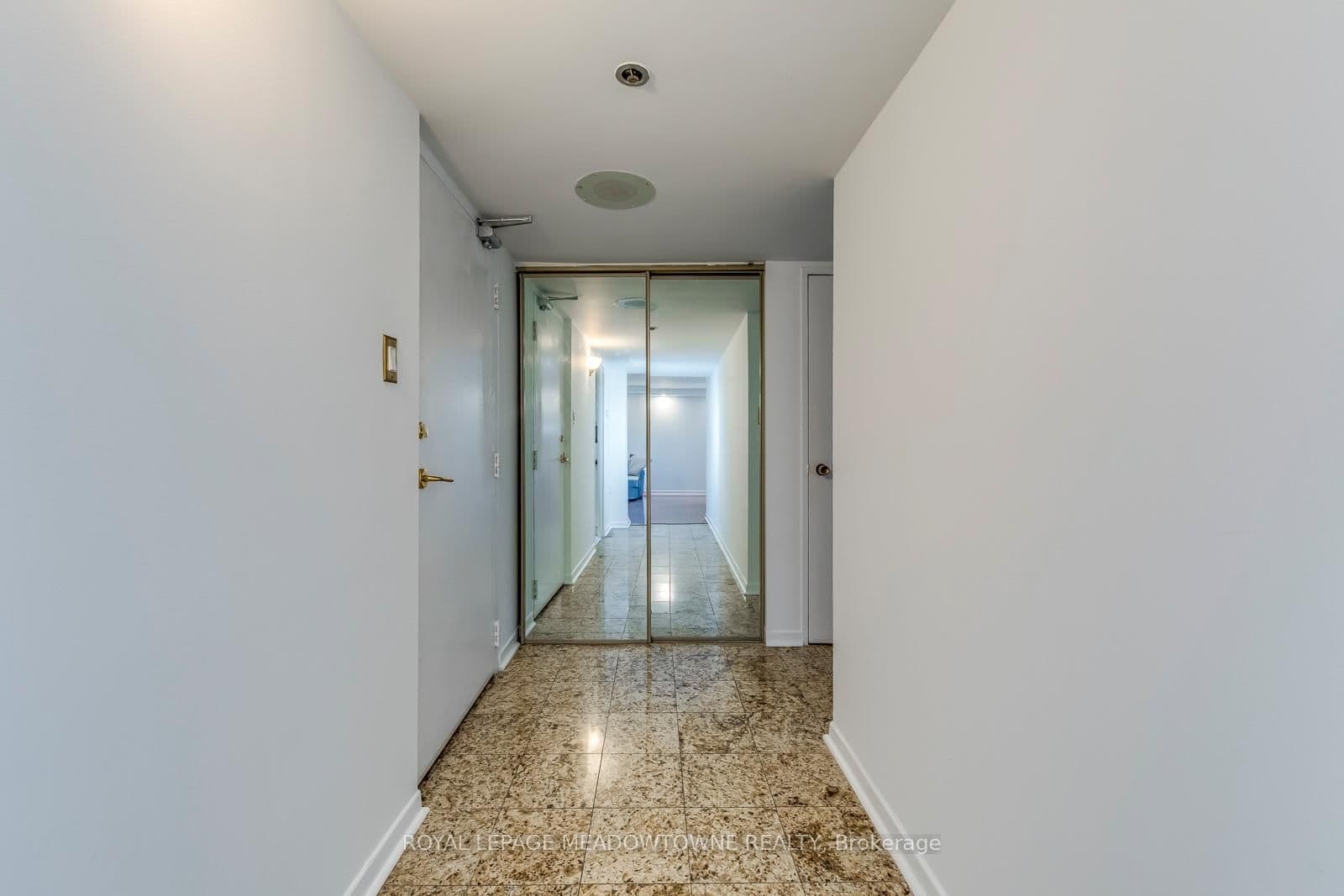 2045 Lakeshore Boulevard W, Unit 2011 thumbnail 5