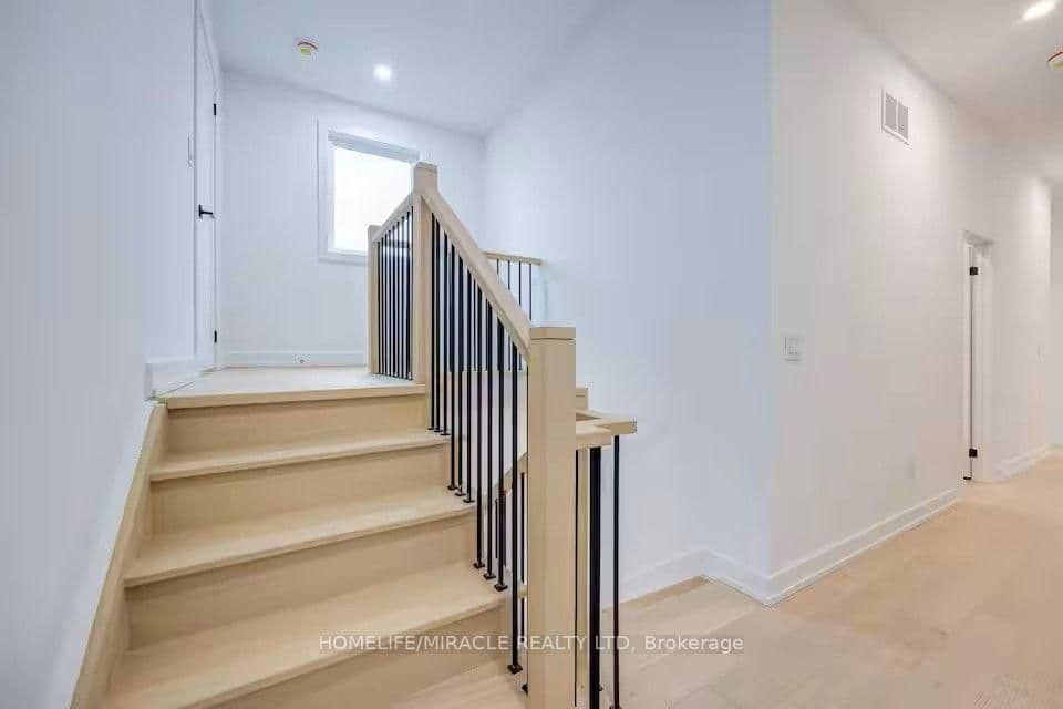 100 Macdonald Street thumbnail 42