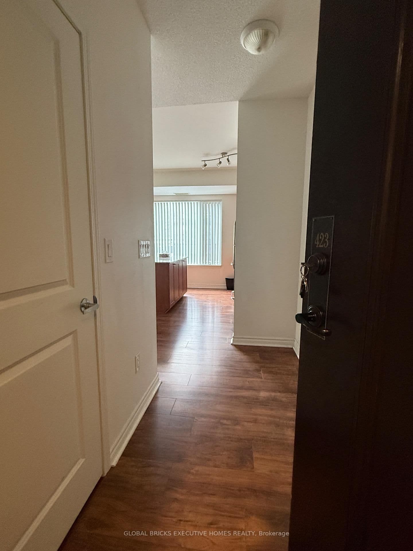 385 Prince Of Wales Drive, Unit 423 thumbnail 2