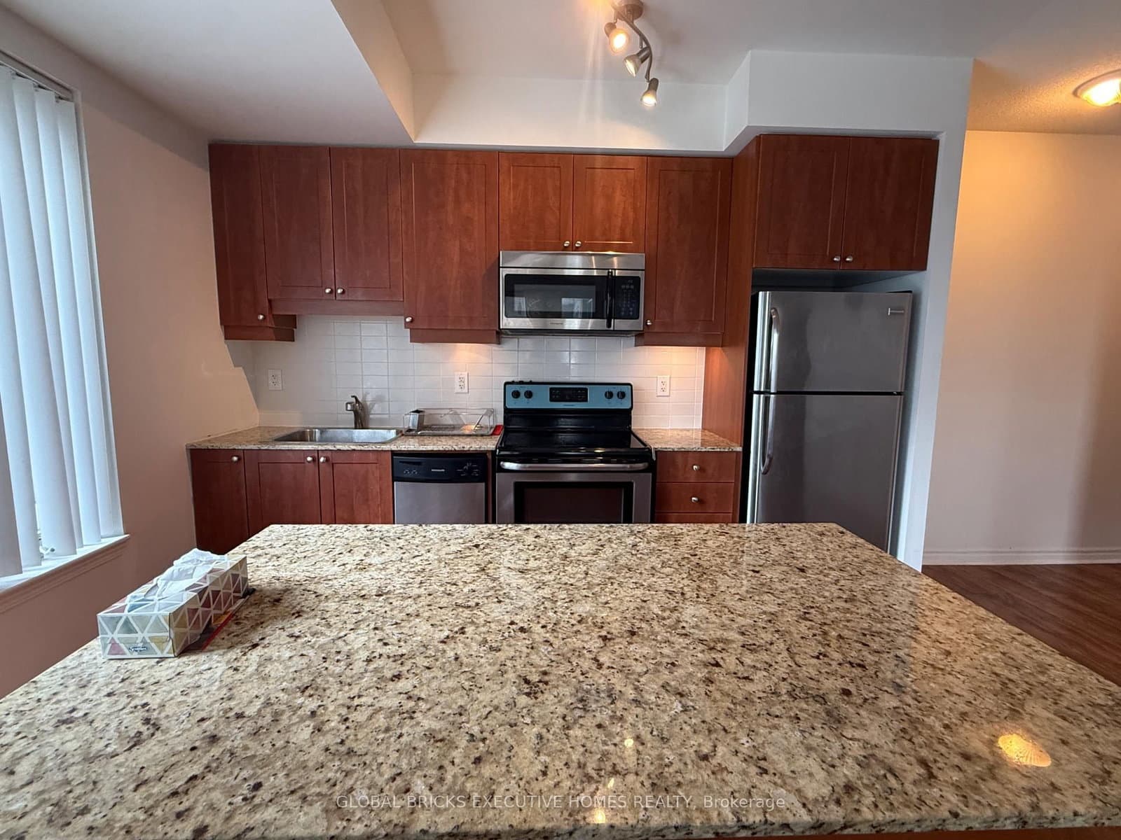 385 Prince Of Wales Drive, Unit 423 thumbnail 4