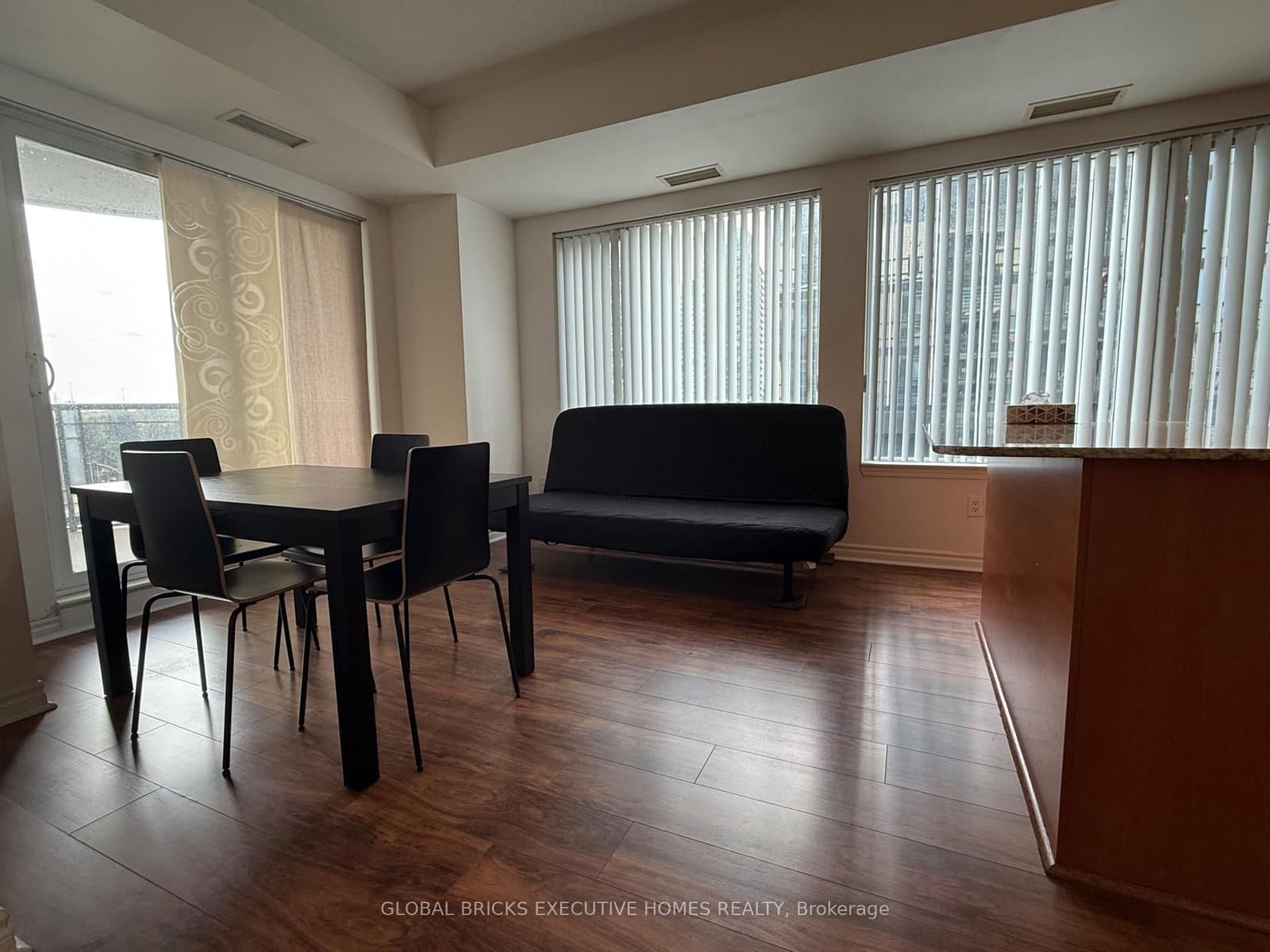 385 Prince Of Wales Drive, Unit 423 thumbnail 5