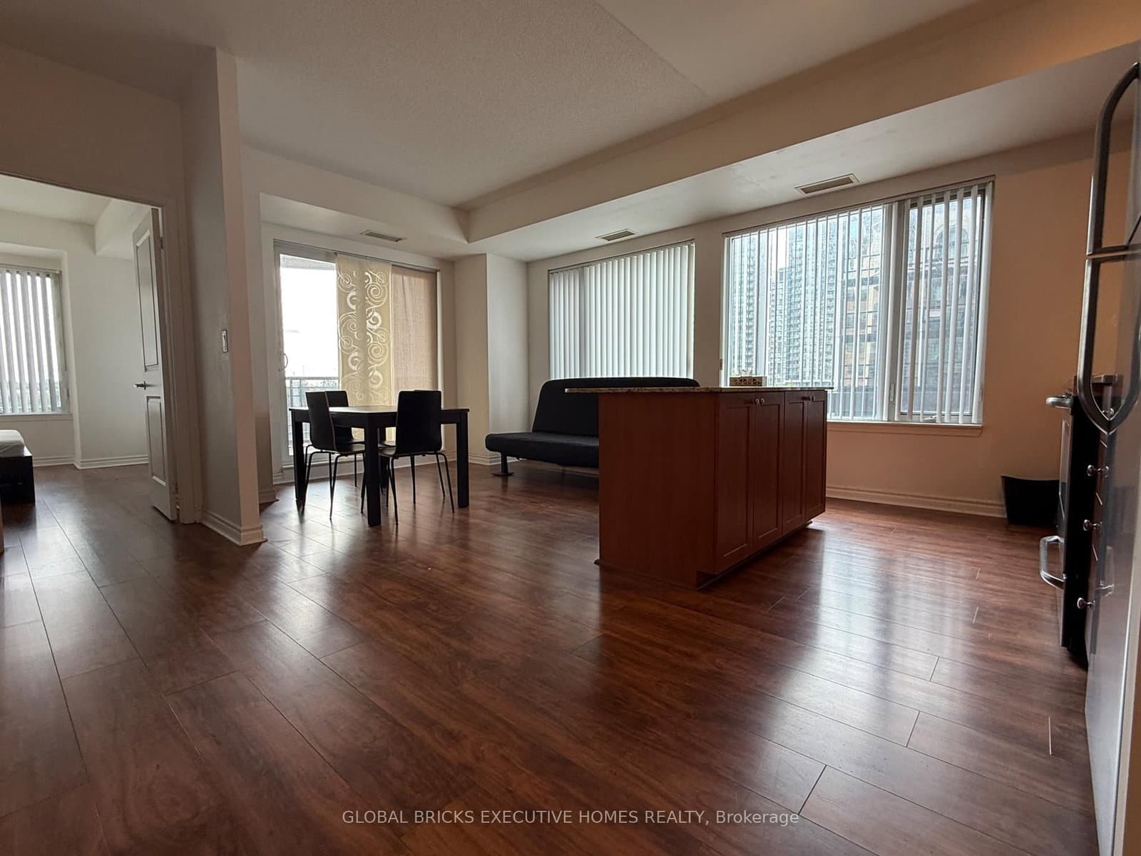 385 Prince Of Wales Drive, Unit 423 thumbnail 6