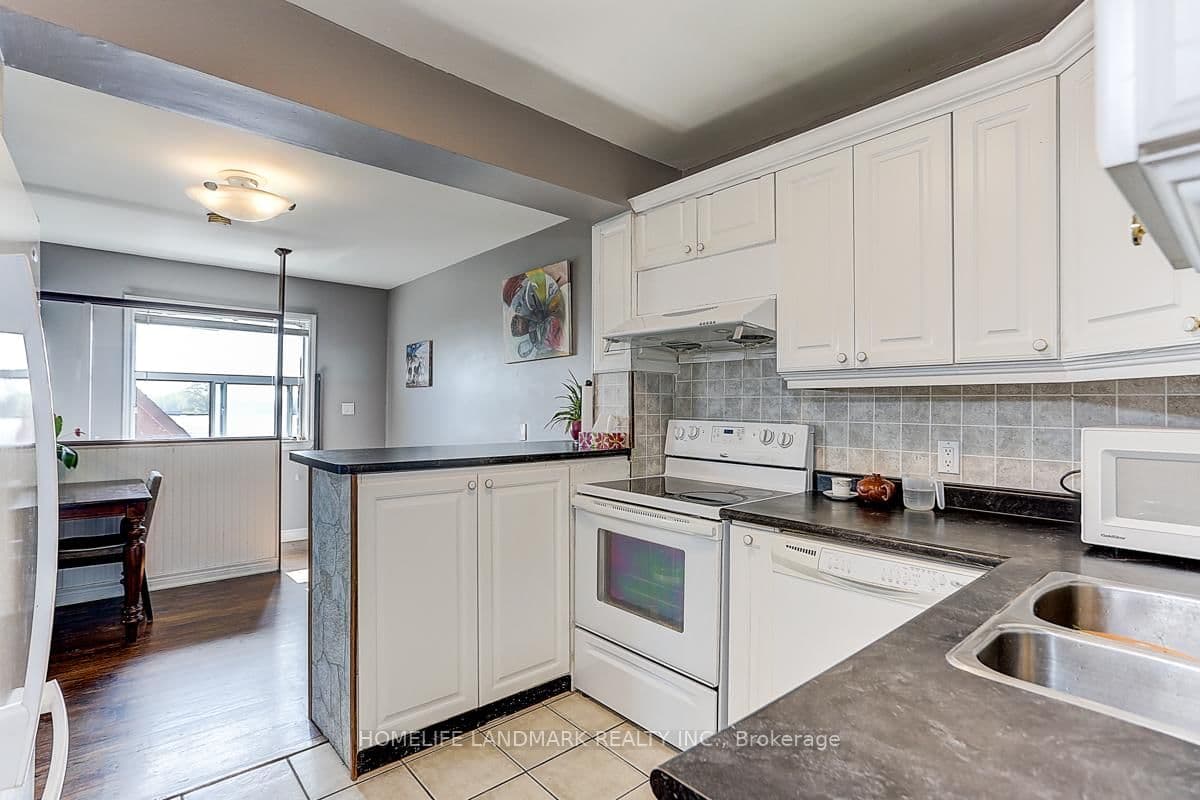 1281 Davenport Road thumbnail 8