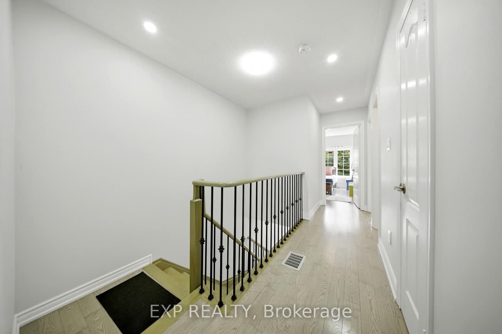 1575 South Parade Court, Unit 19 thumbnail 27