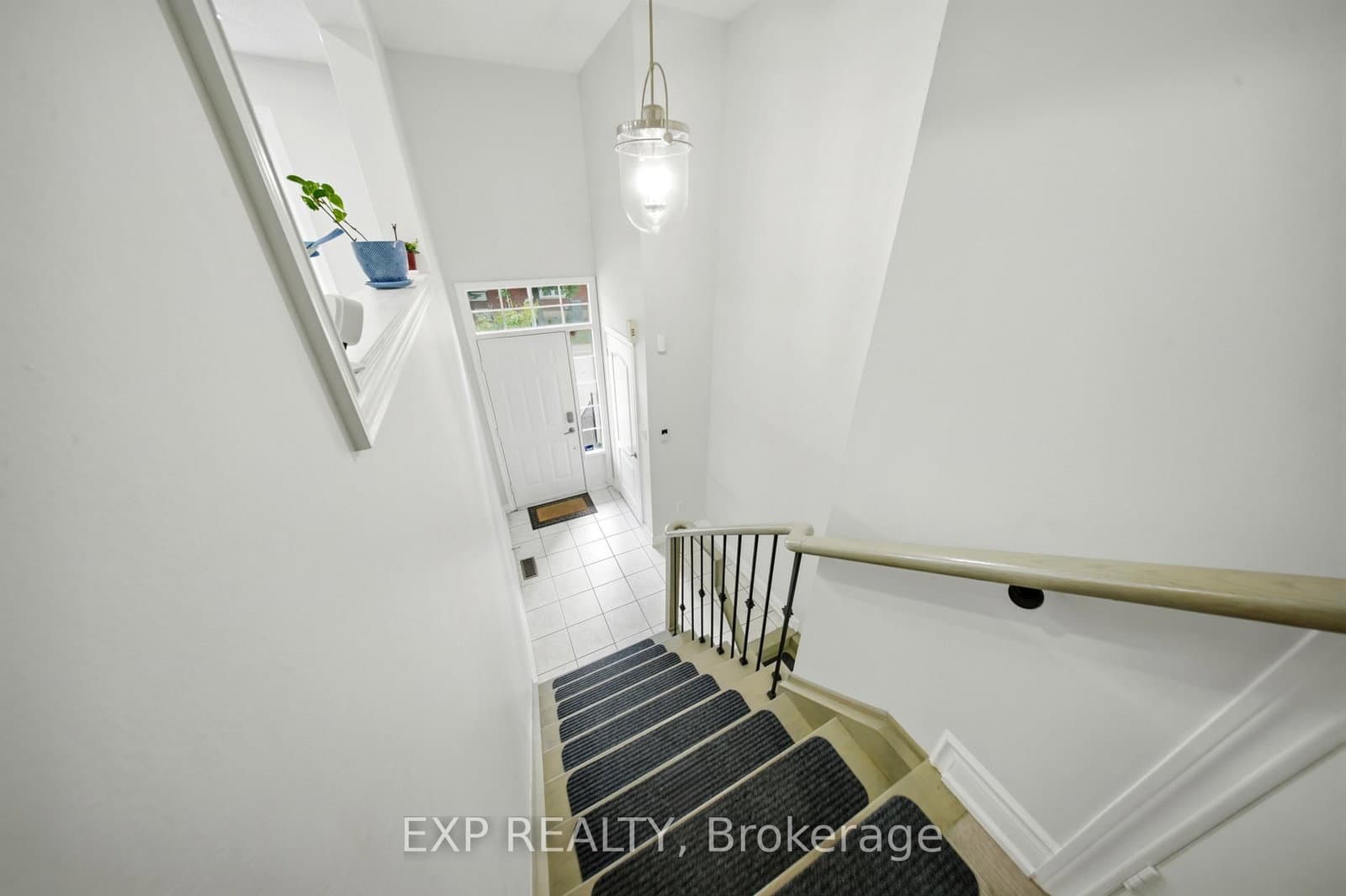 1575 South Parade Court, Unit 19 thumbnail 6