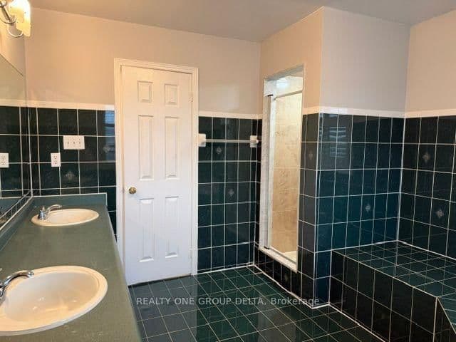 24 Arborview Crescent, Unit Upper thumbnail 33