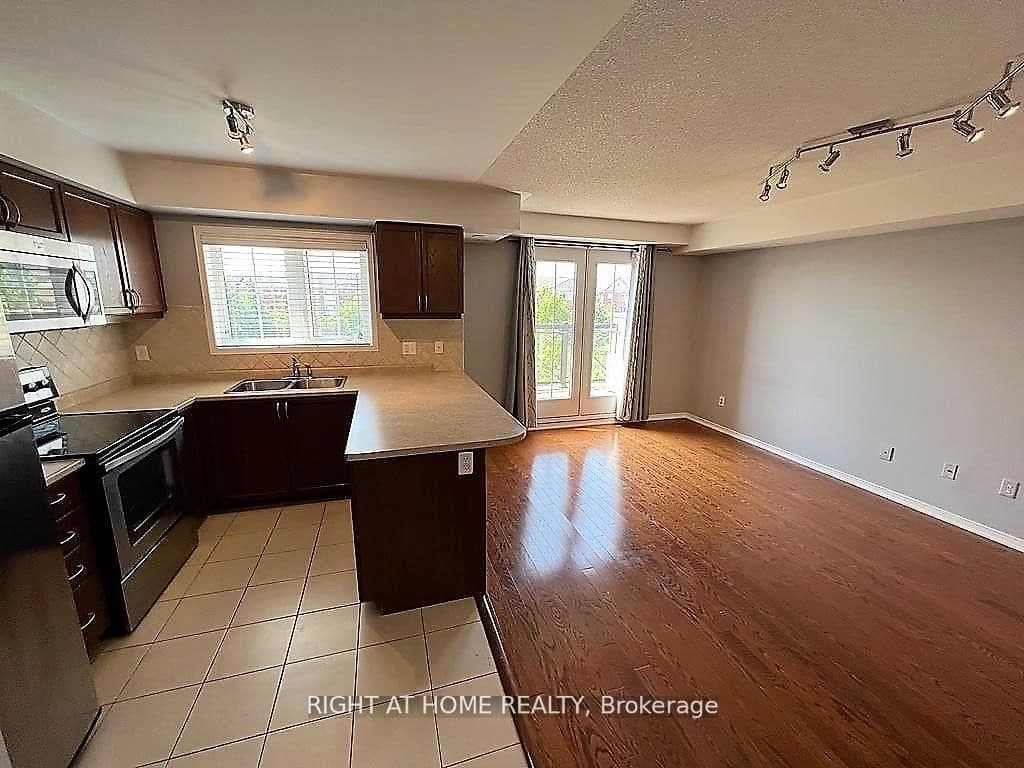 35 Hays Boulevard, Unit 10 thumbnail 8