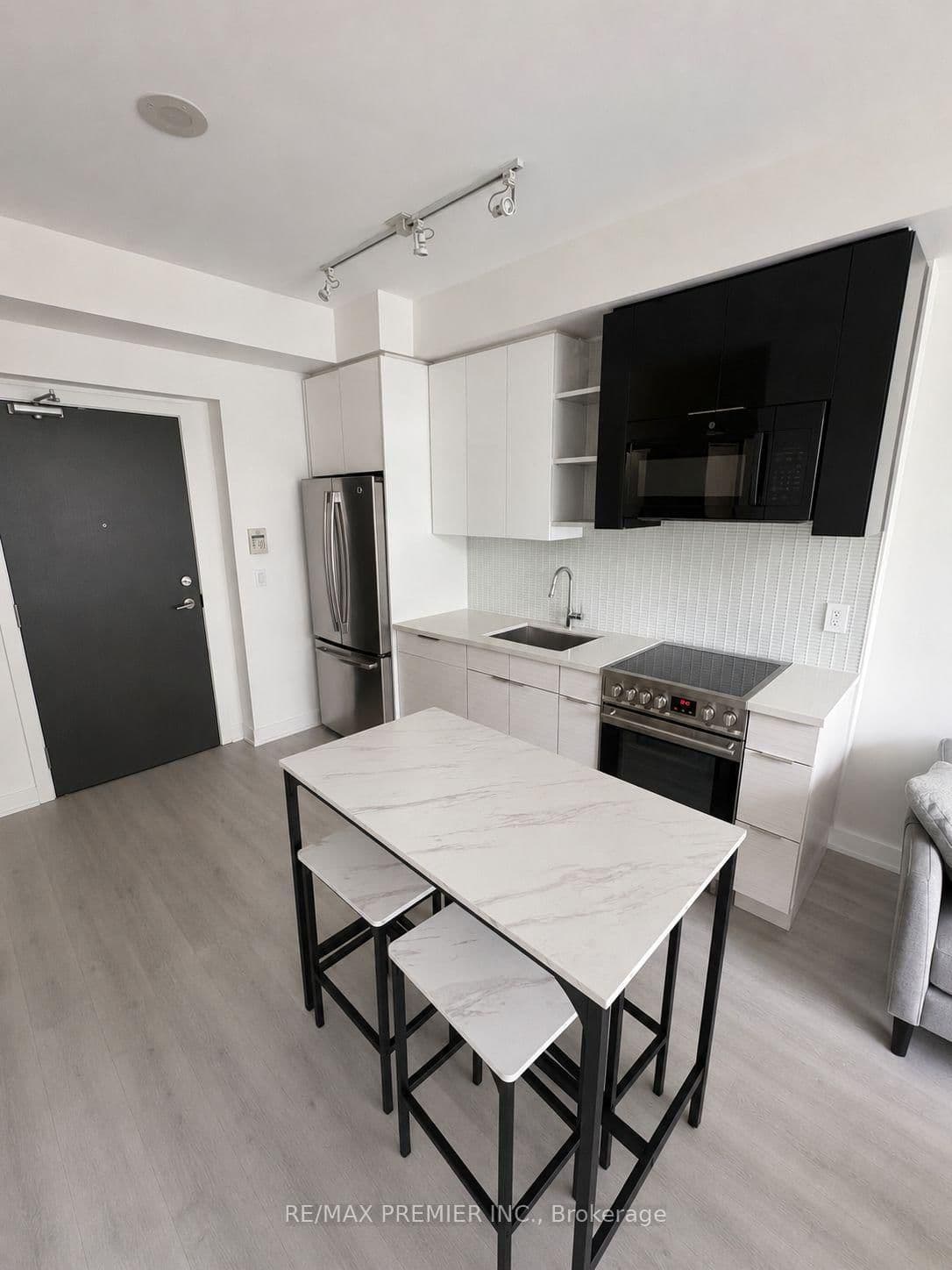 33 Shore Breeze Drive, Unit 1006 thumbnail 2