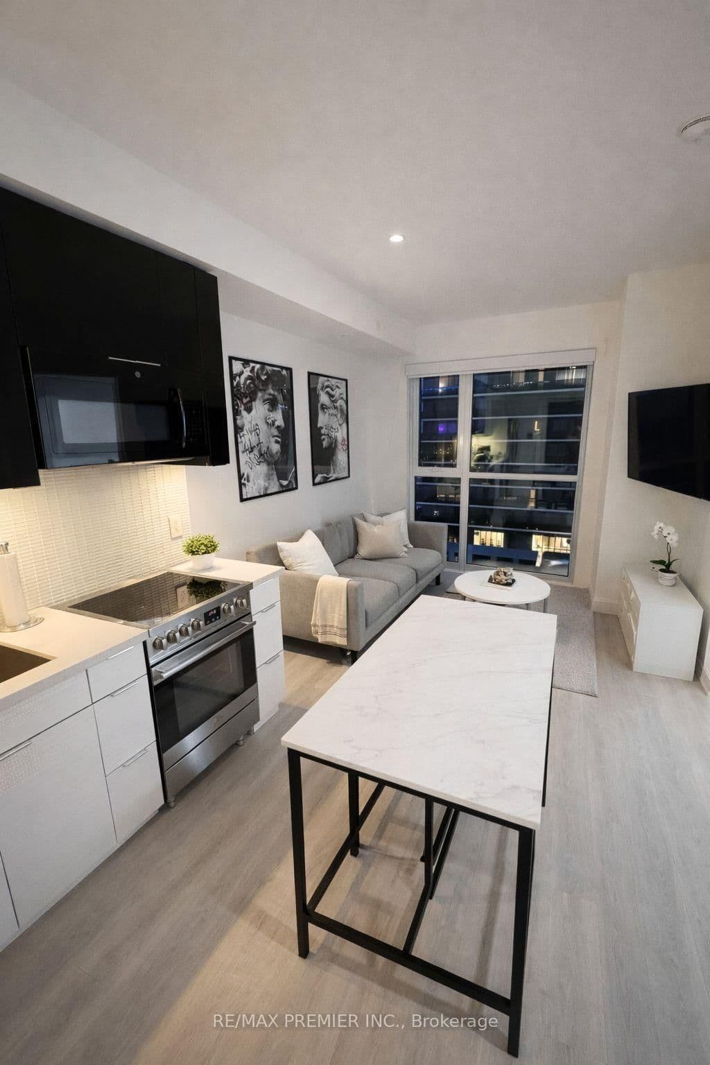 33 Shore Breeze Drive, Unit 1006 thumbnail 3