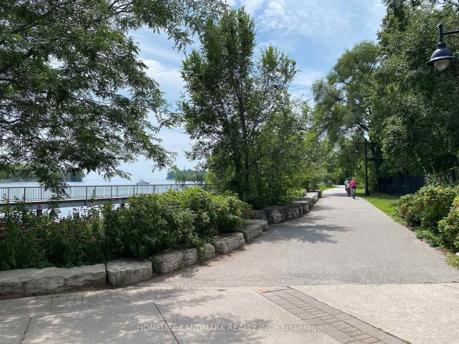 2283 W Lake Shore Boulevard W, Unit B thumbnail 25