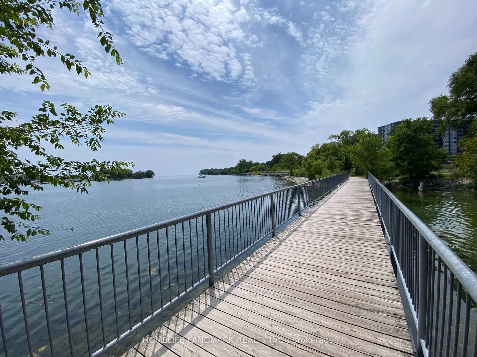 2283 W Lake Shore Boulevard W, Unit B thumbnail 26