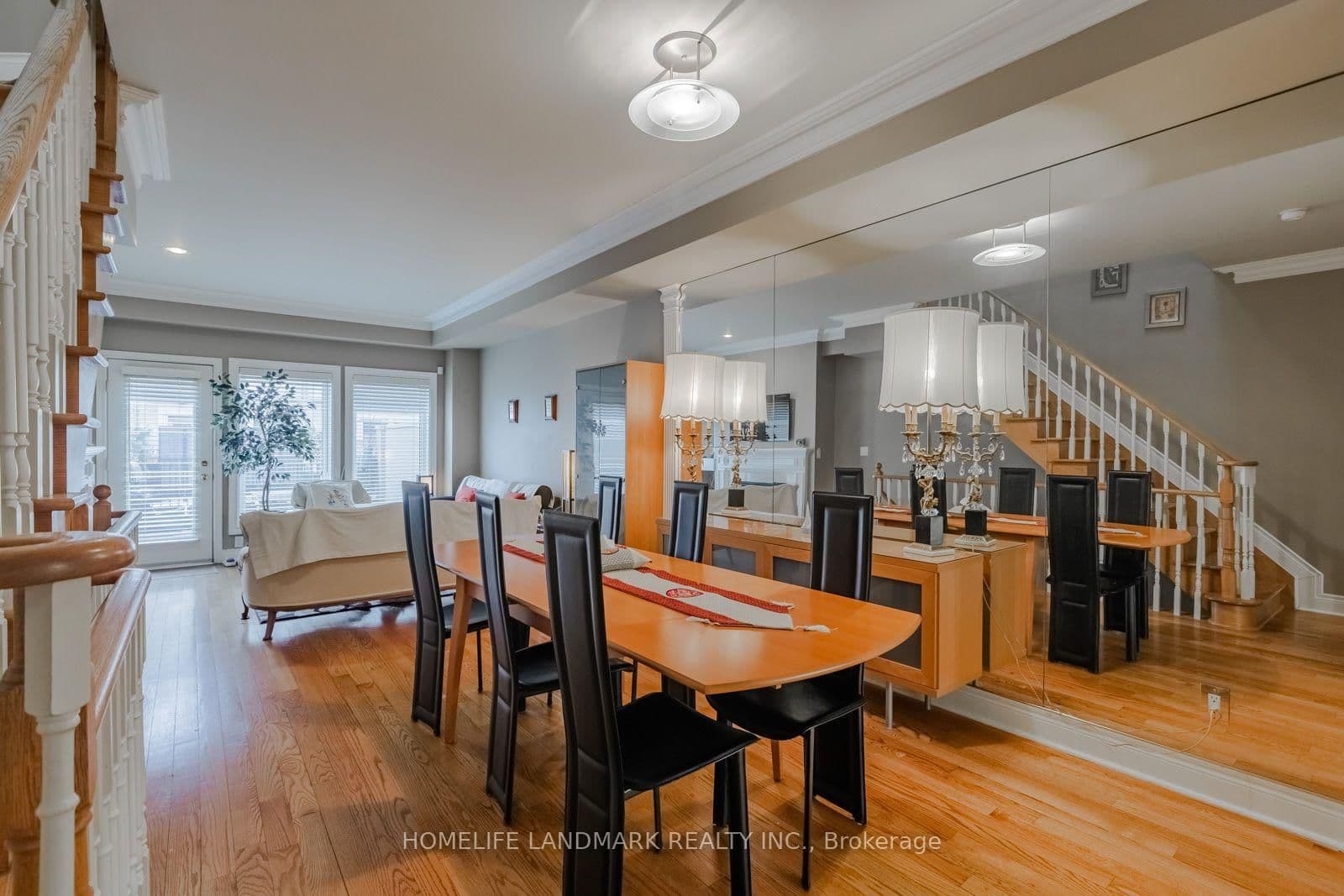 2283 W Lake Shore Boulevard W, Unit B thumbnail 4