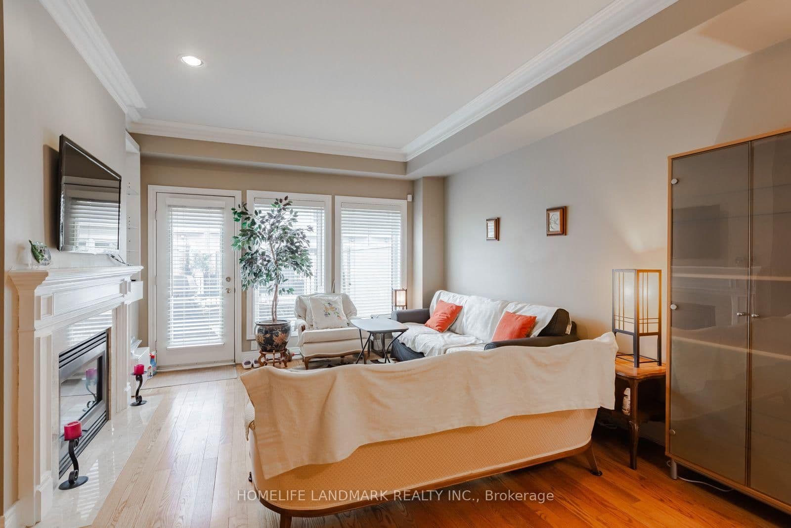 2283 W Lake Shore Boulevard W, Unit B thumbnail 6