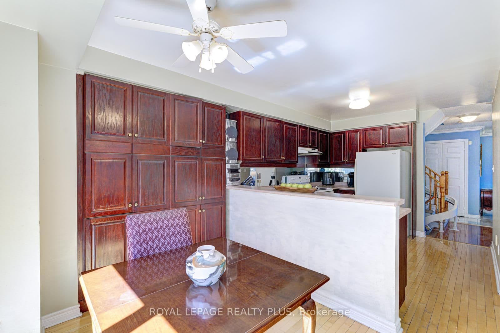 5658 Glen Erin Drive, Unit 1 thumbnail 15