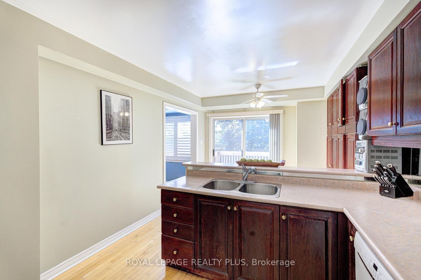 5658 Glen Erin Drive, Unit 1 thumbnail 20