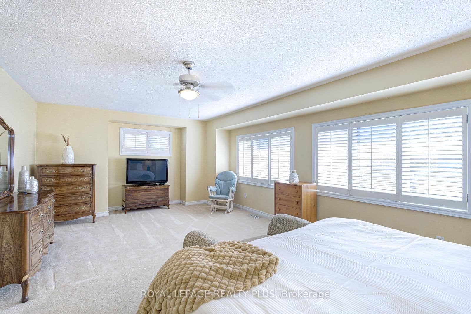5658 Glen Erin Drive, Unit 1 thumbnail 26