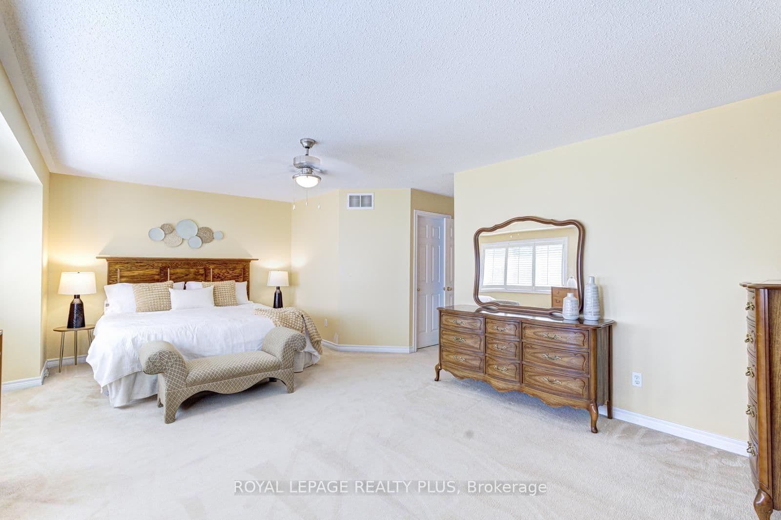 5658 Glen Erin Drive, Unit 1 thumbnail 28