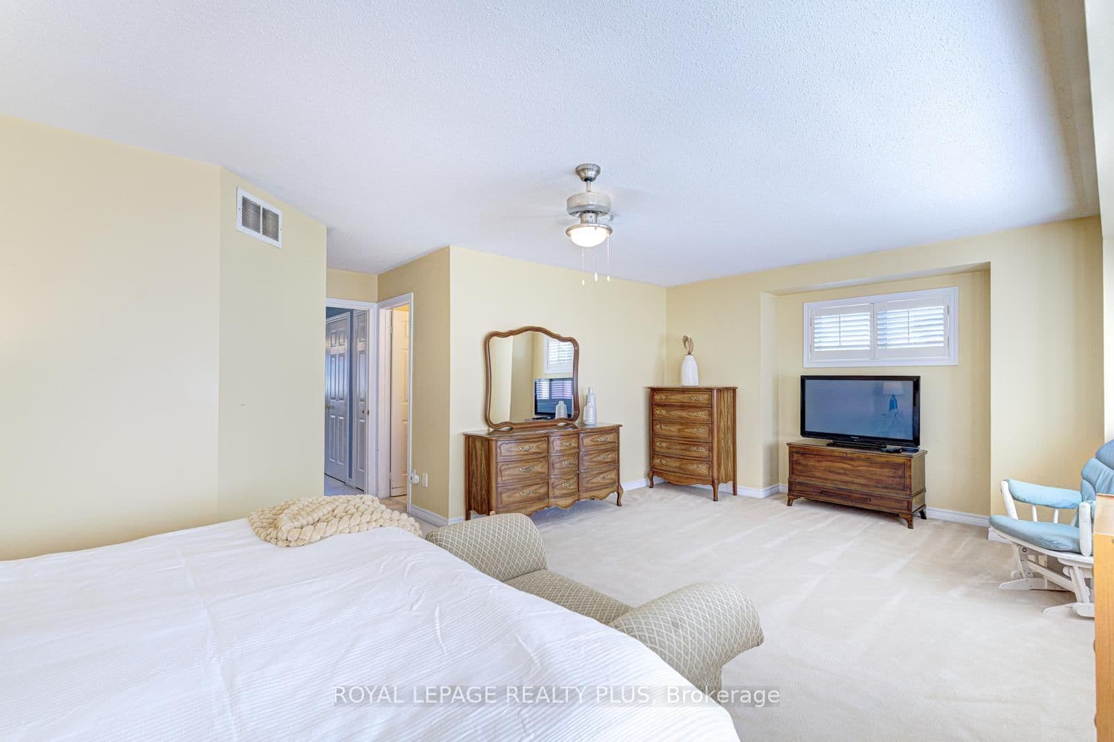 5658 Glen Erin Drive, Unit 1 thumbnail 29