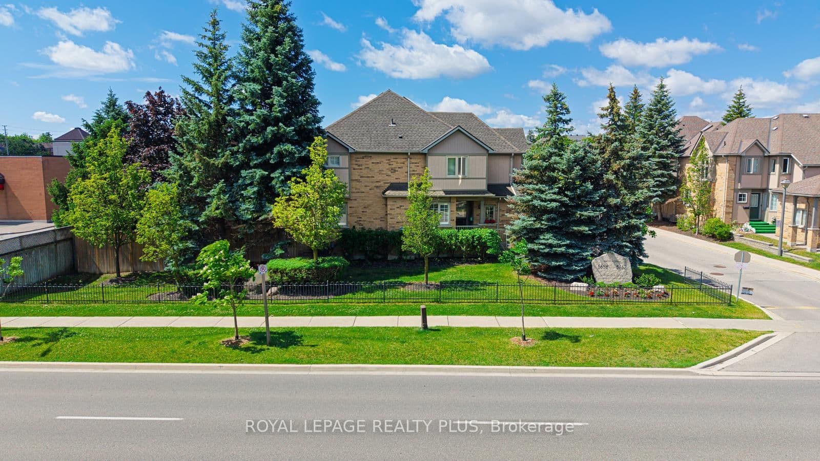 5658 Glen Erin Drive, Unit 1 thumbnail 3