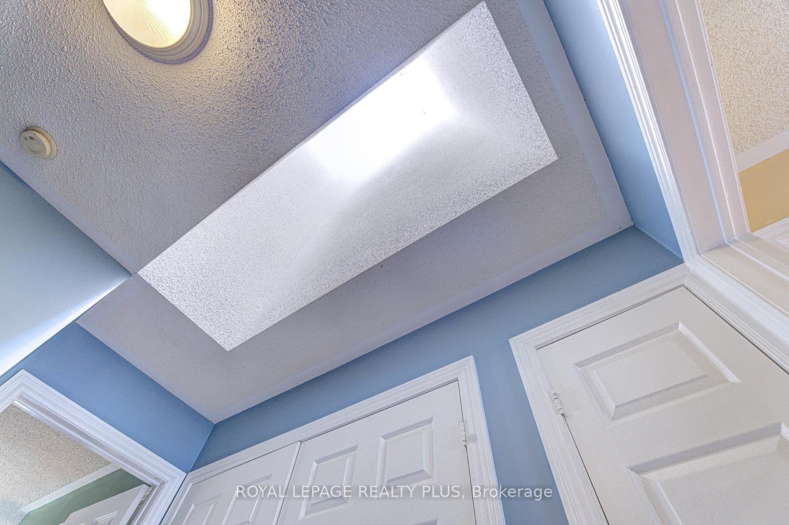 5658 Glen Erin Drive, Unit 1 thumbnail 37