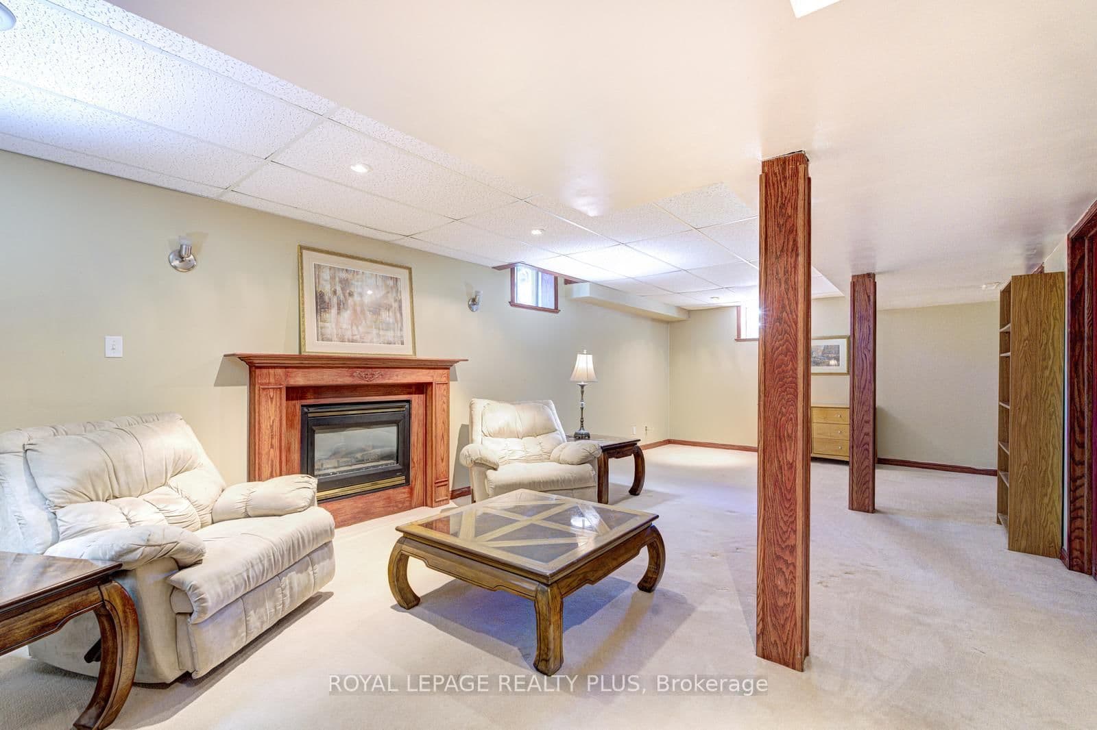 5658 Glen Erin Drive, Unit 1 thumbnail 38
