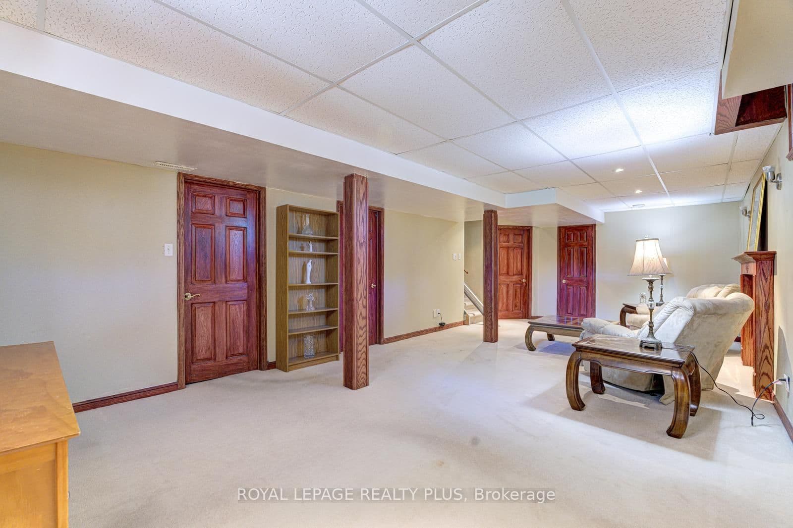 5658 Glen Erin Drive, Unit 1 thumbnail 39