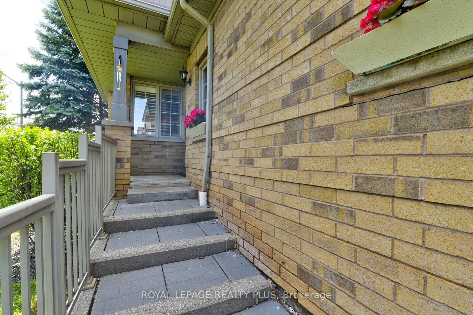 5658 Glen Erin Drive, Unit 1 thumbnail 4