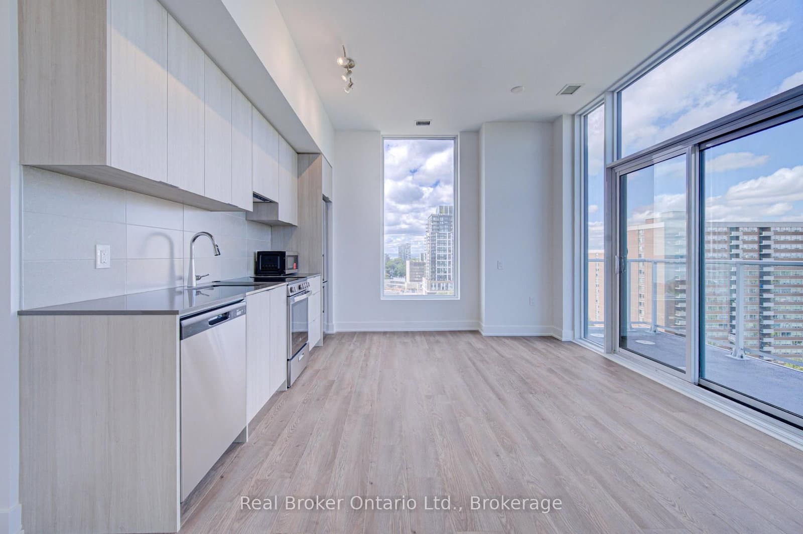 2088 James Street, Unit 1310 thumbnail 12