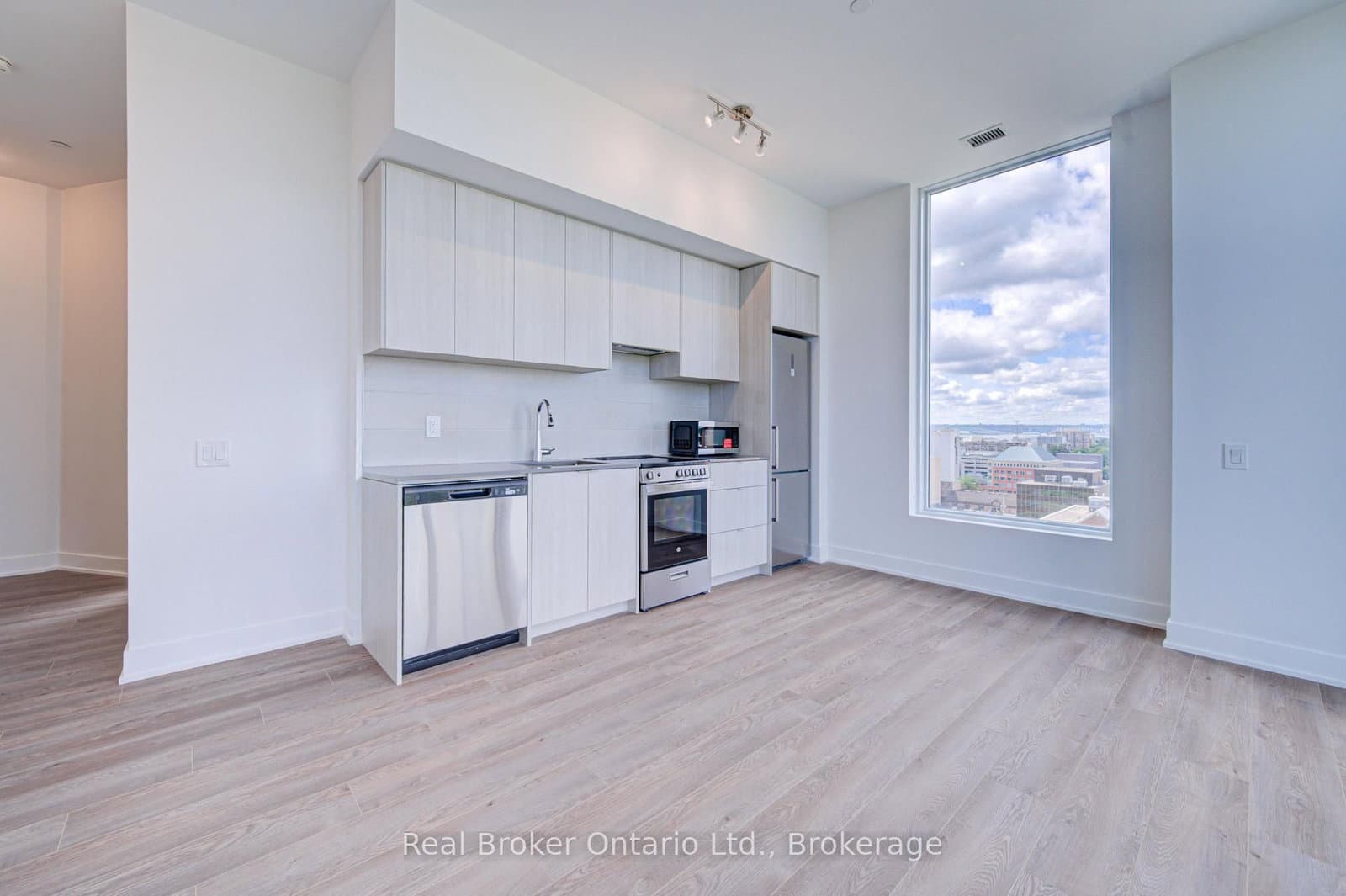 2088 James Street, Unit 1310 thumbnail 14