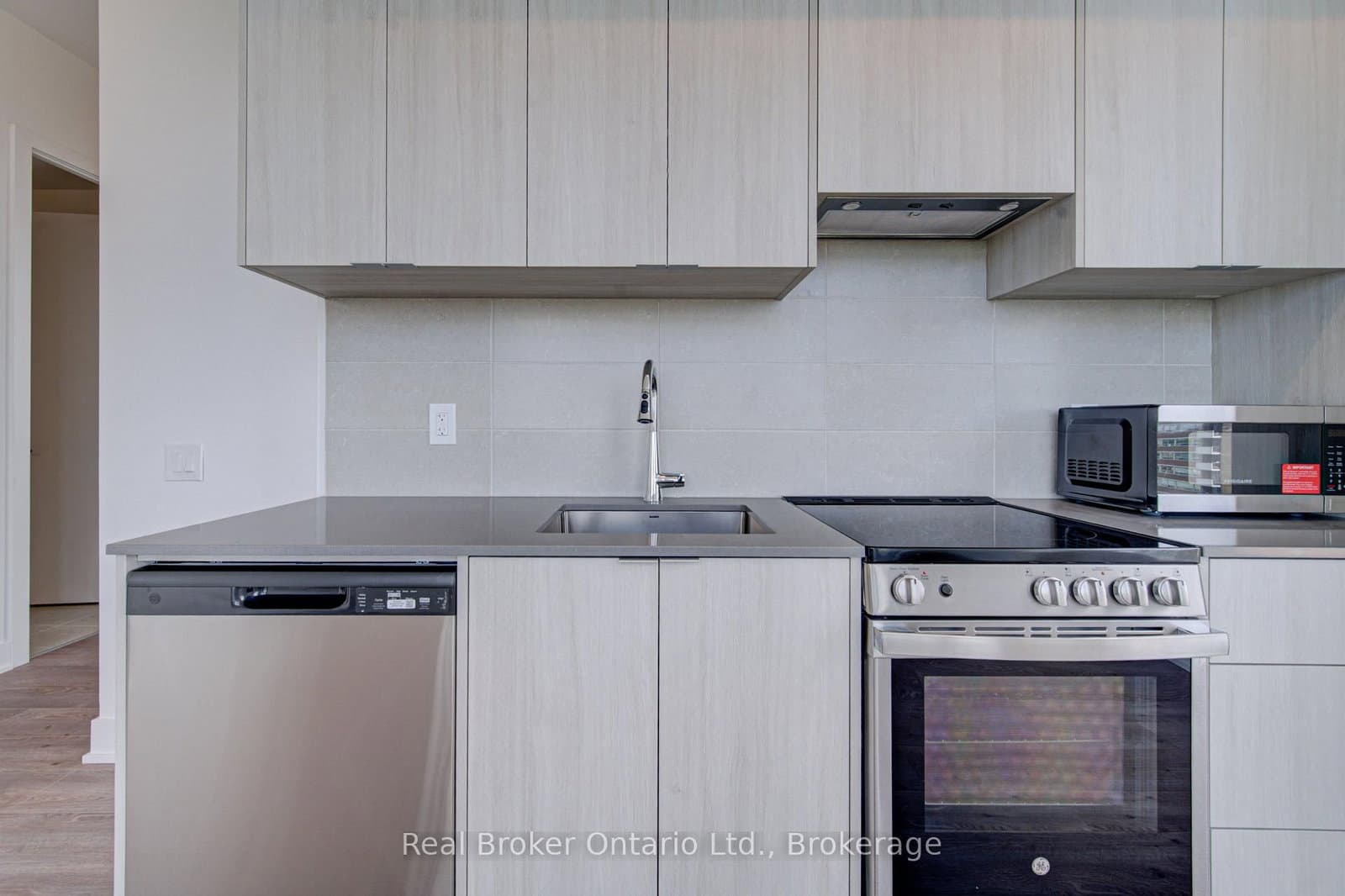 2088 James Street, Unit 1310 thumbnail 17