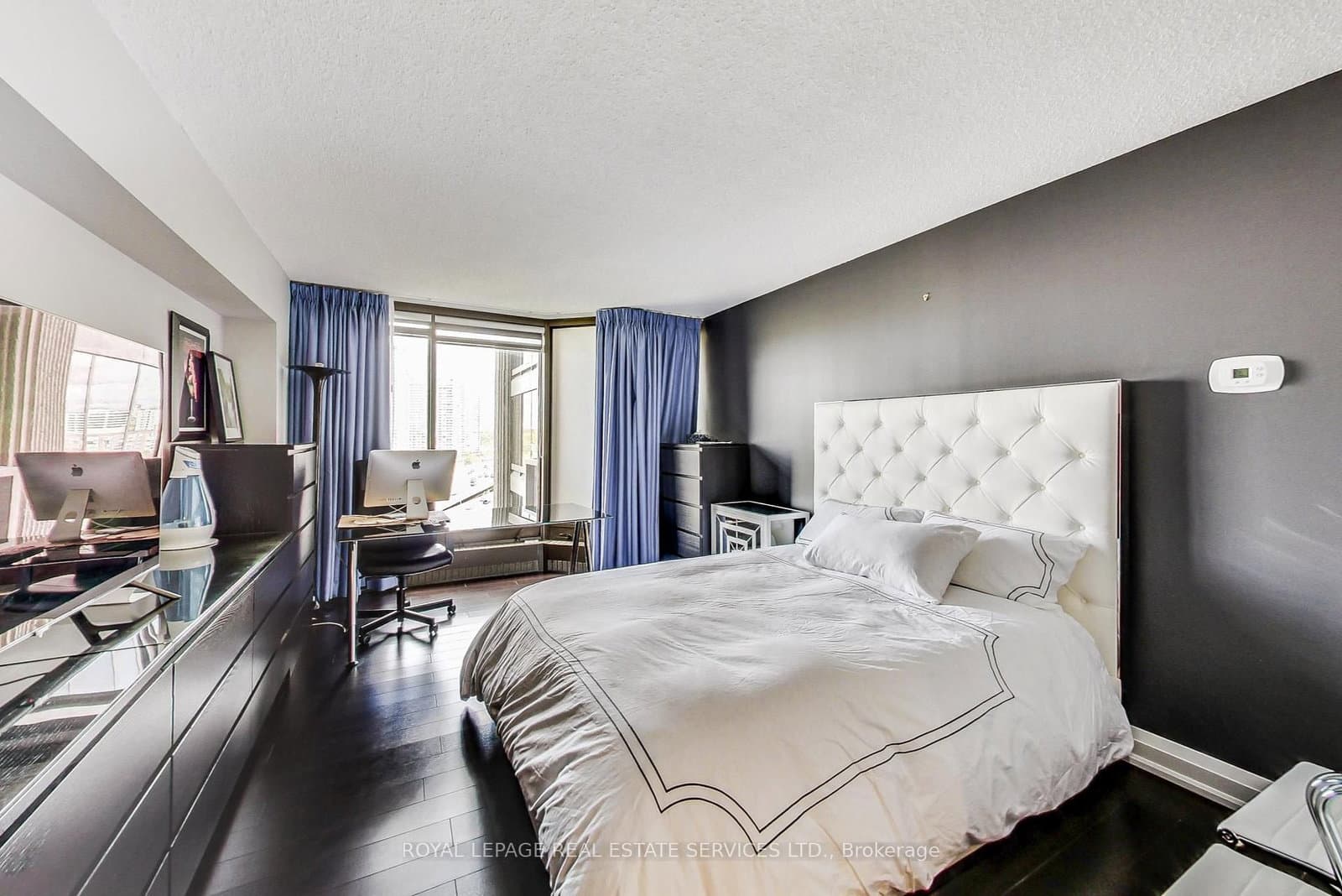 2045 Lake Shore Boulevard W, Unit 1110 thumbnail 8