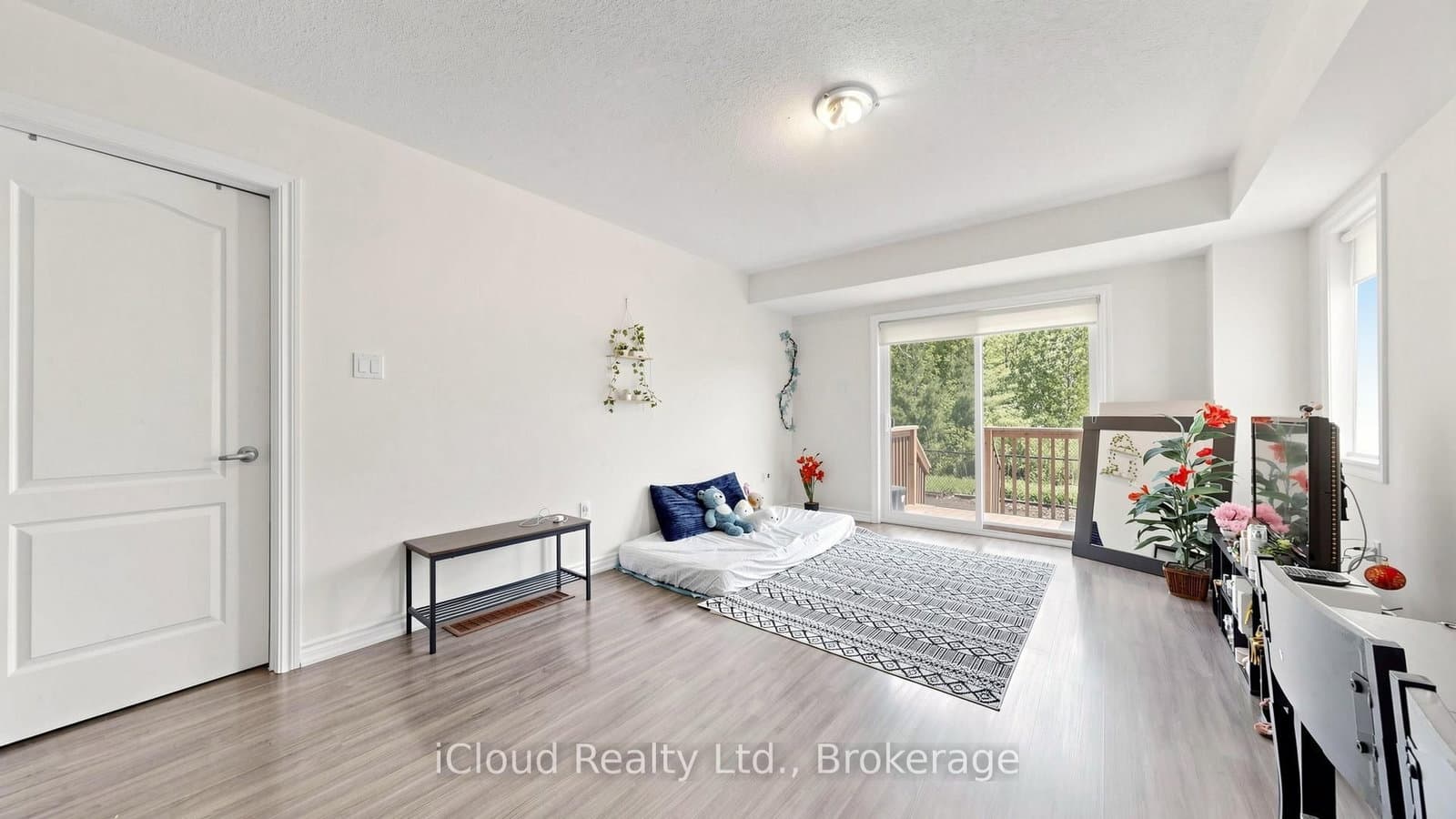 193 THORNBUSH Boulevard E thumbnail 35