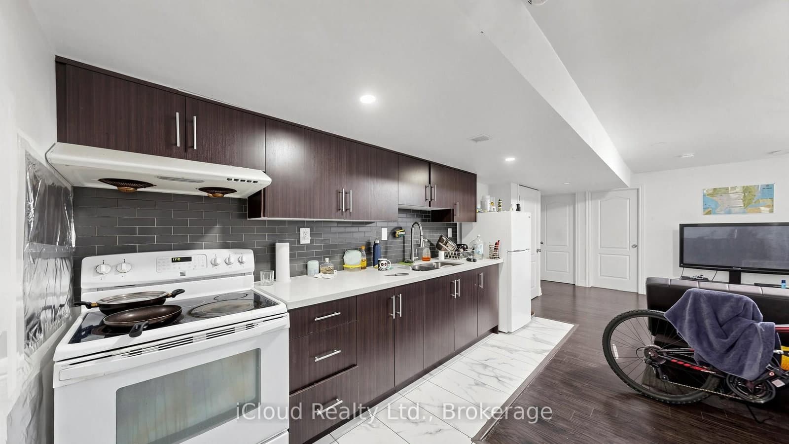 193 THORNBUSH Boulevard E thumbnail 40