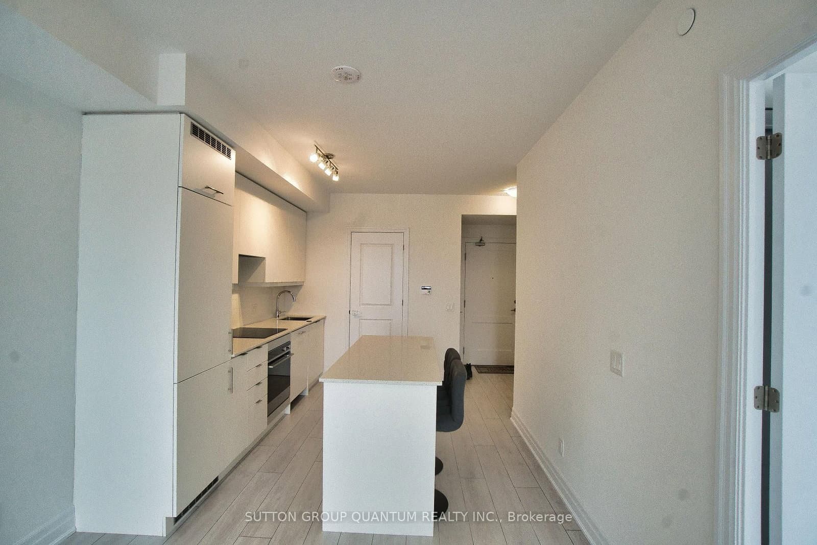 30 Elm Drive, Unit 1607 thumbnail 17