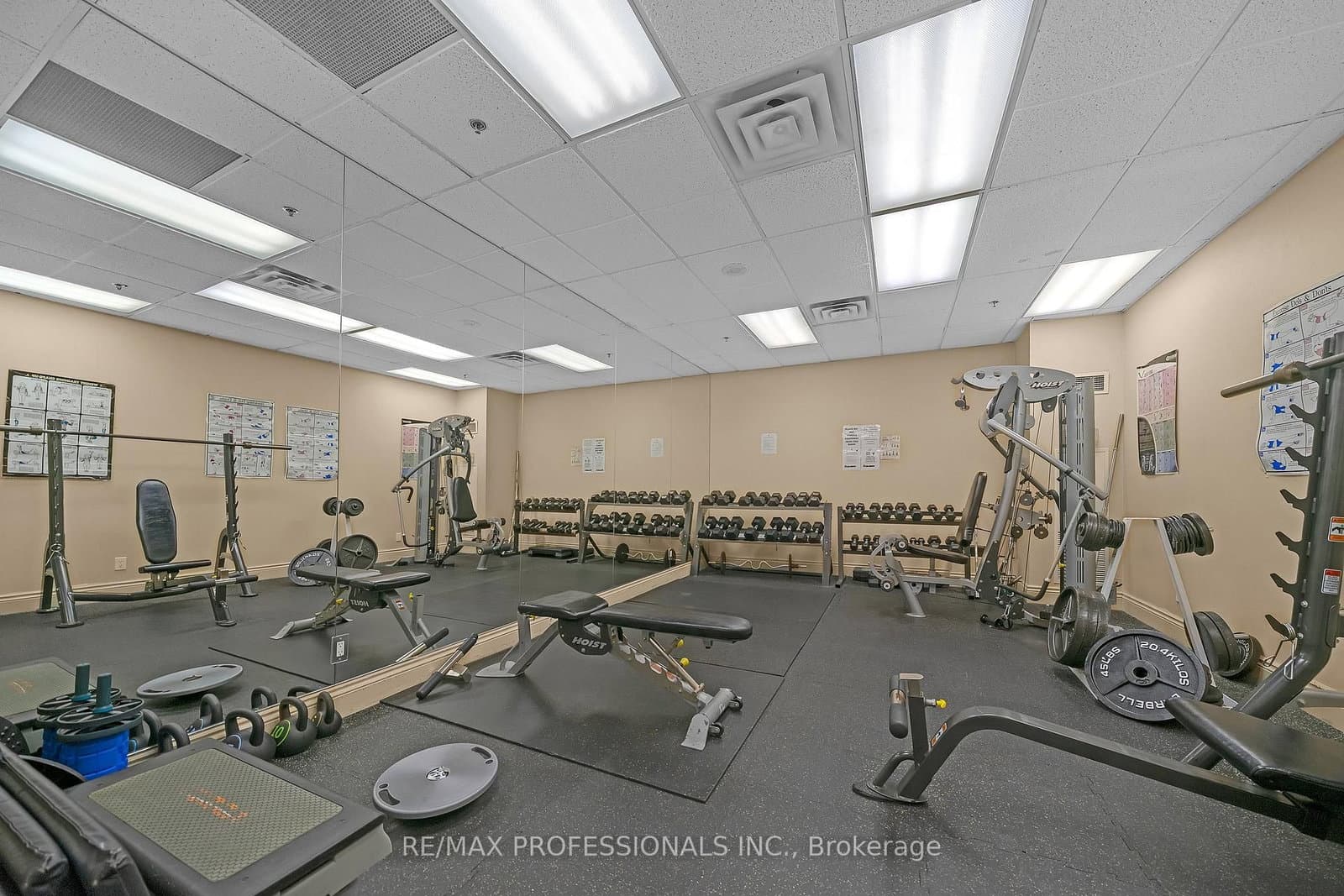 9 Michael Power Place, Unit 402 thumbnail 13