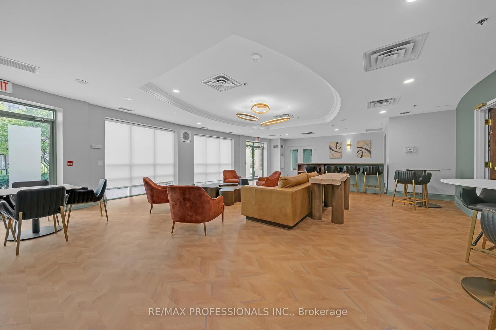 9 Michael Power Place, Unit 402 thumbnail 15