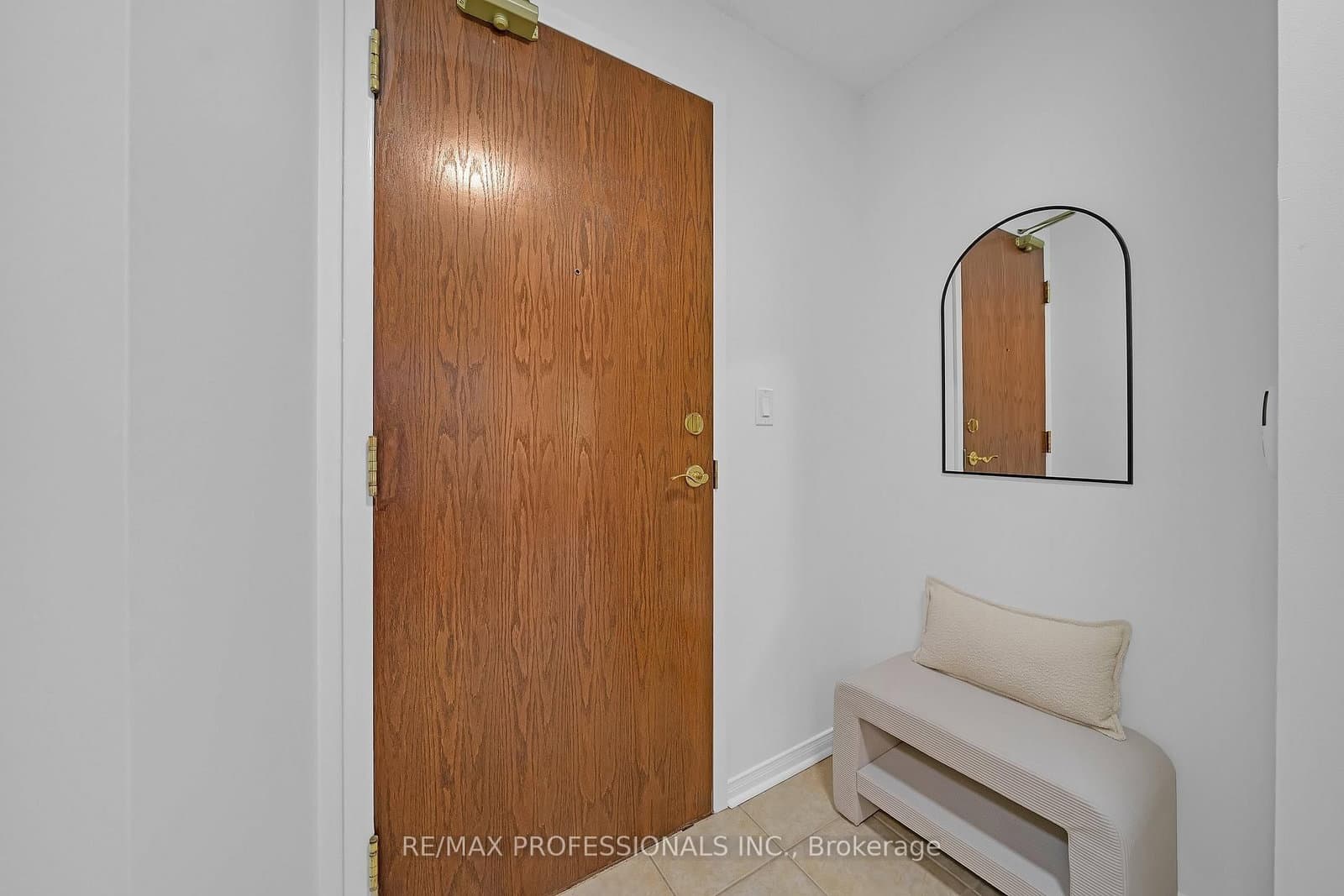 9 Michael Power Place, Unit 402 thumbnail 18