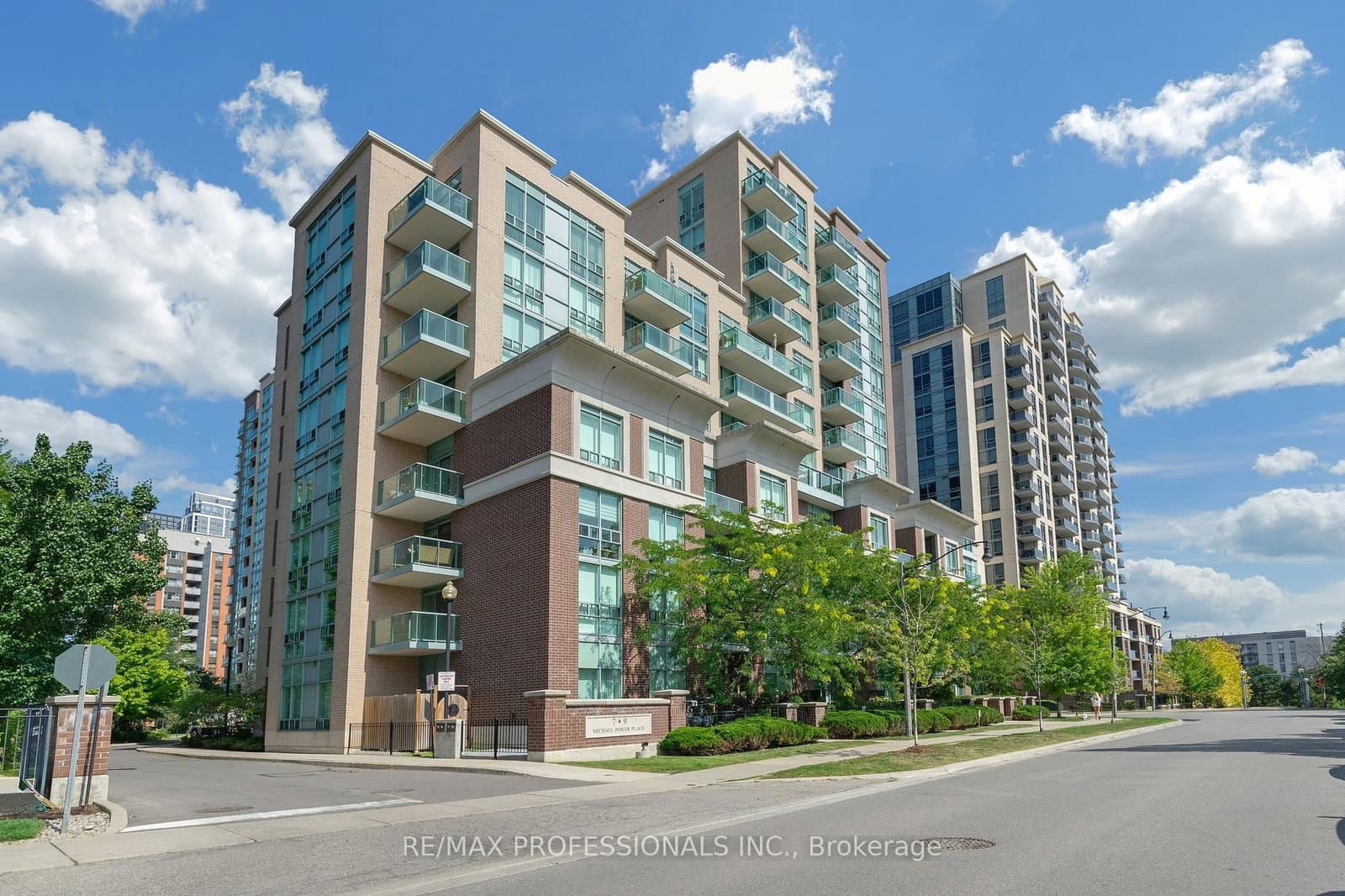 9 Michael Power Place, Unit 402 thumbnail 30
