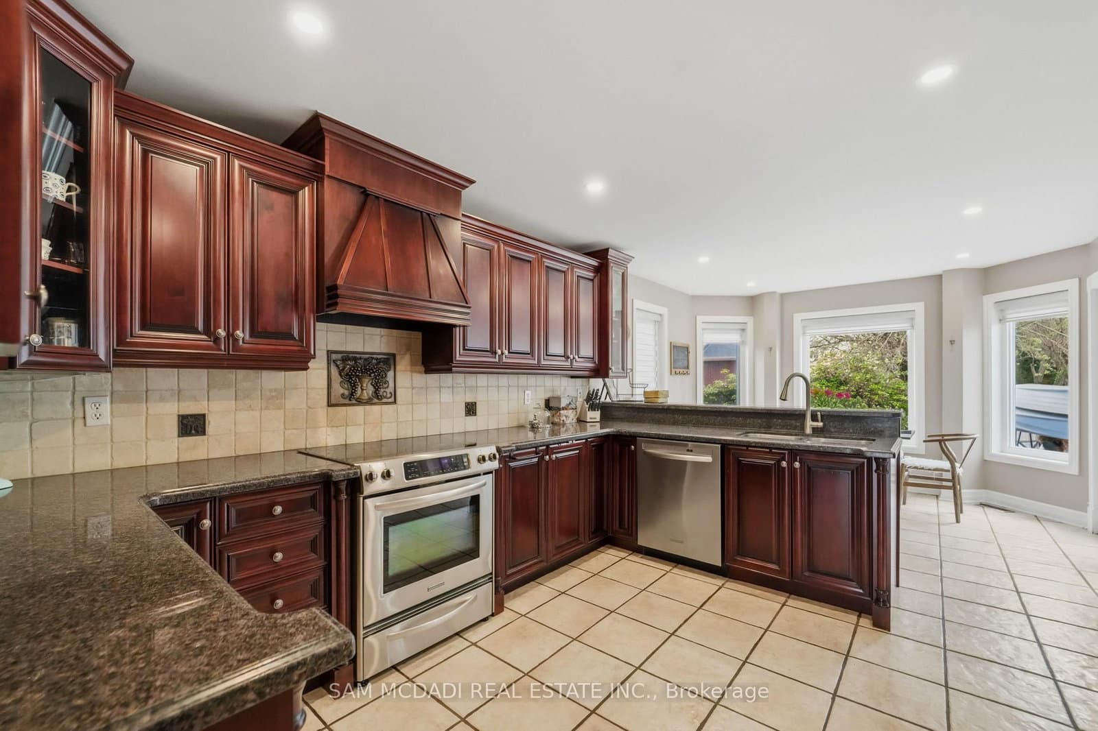3605 Trelawny Circle thumbnail 8