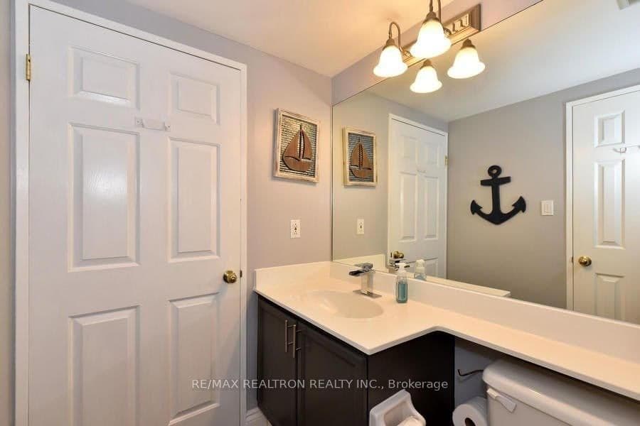 101 Subway Crescent, Unit 814 thumbnail 2